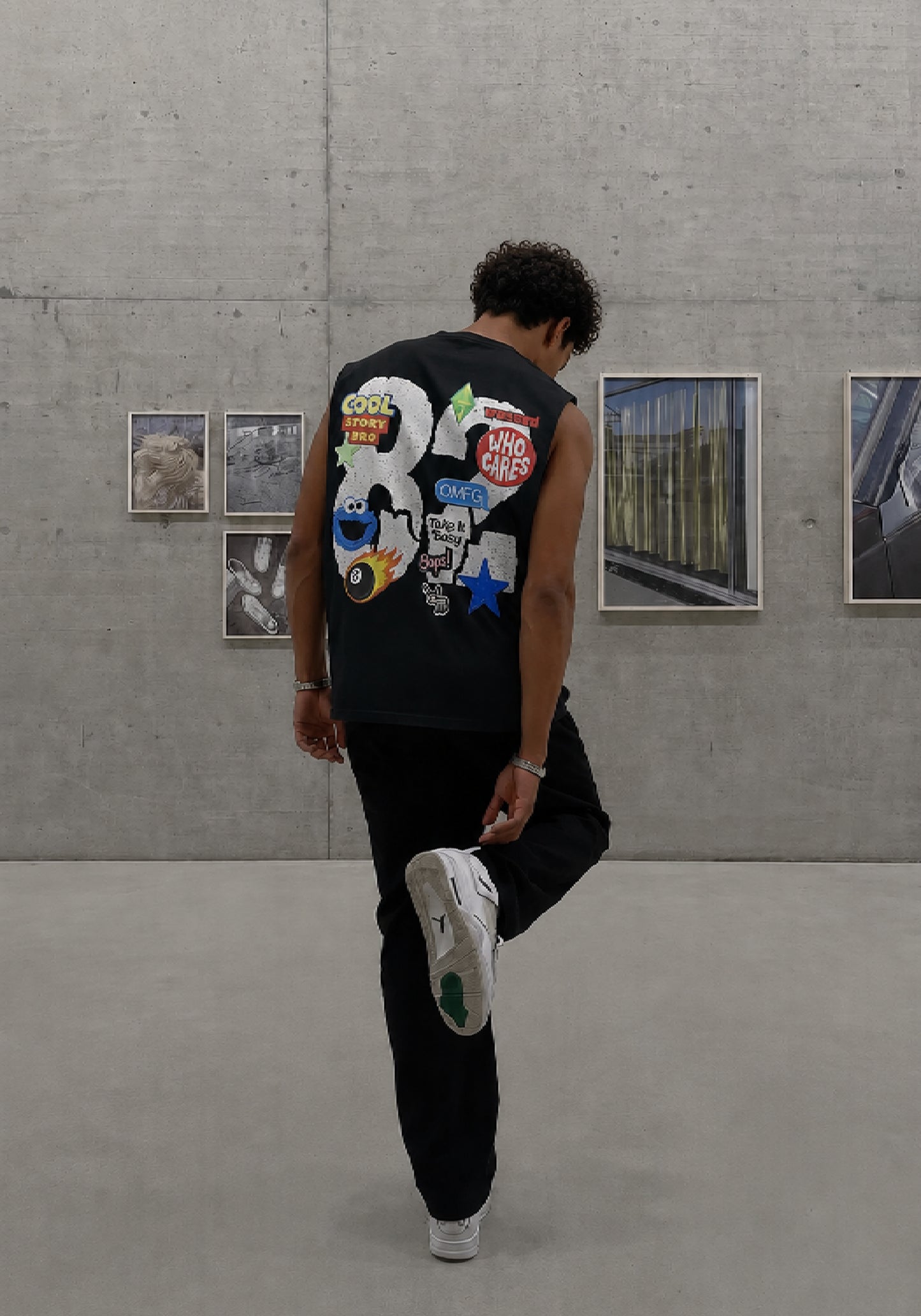 BLACK 82 TANK TOP